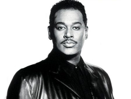 VANDROSS, LUTHER - THE ESSENTIAL LUTHER VANDROSS Online Sale